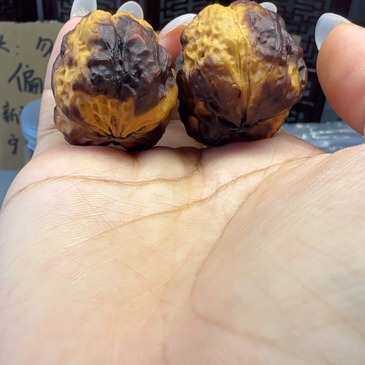文玩核桃吊坠香妃蛤蟆头