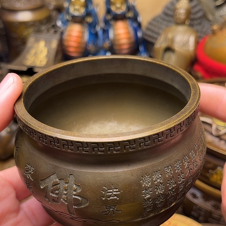 精美铜器批发档口