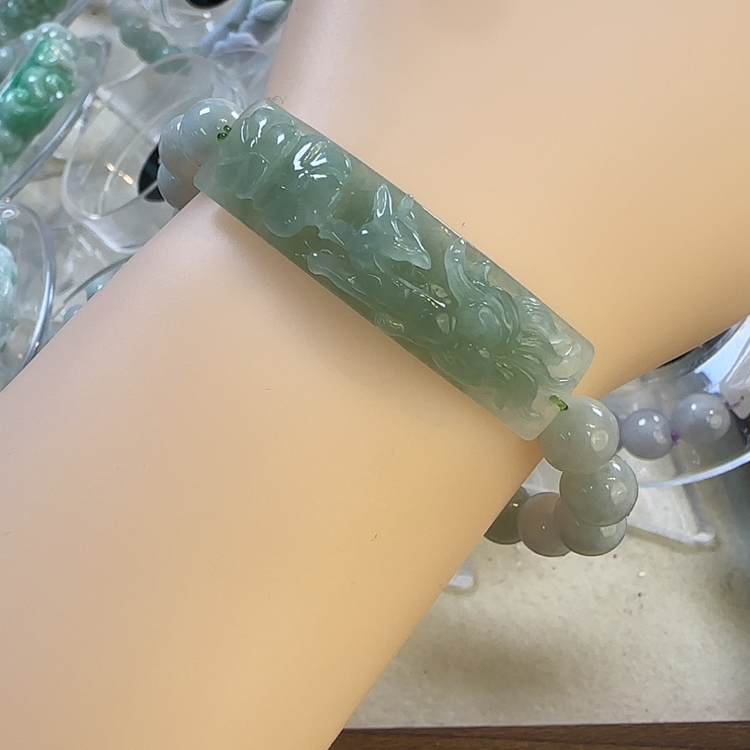 翡翠未镶嵌颈饰5057