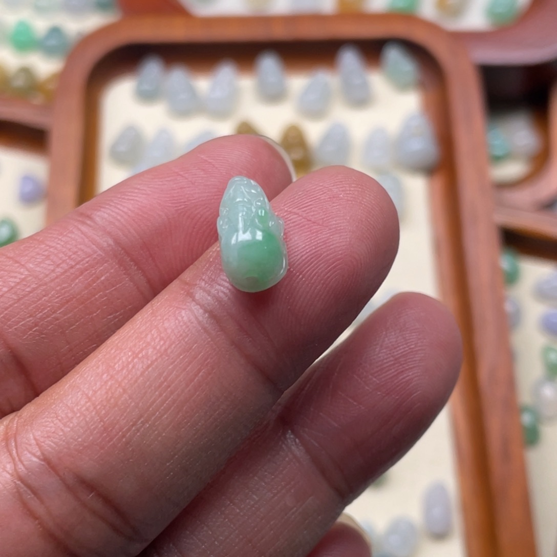 翡翠颈饰未镶嵌56756777