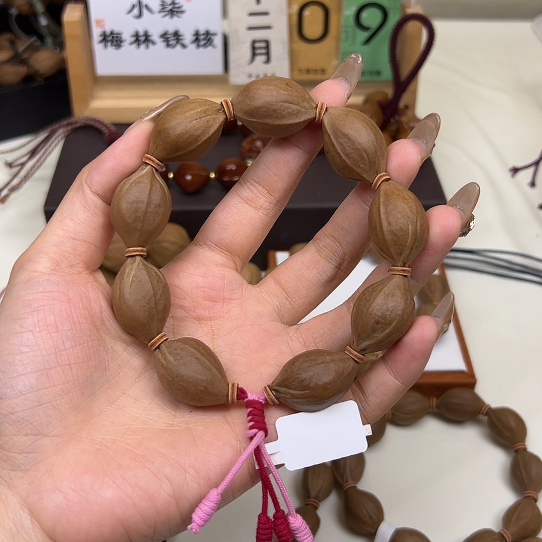 若***ㄣ手串/手链橄榄核三花17,27