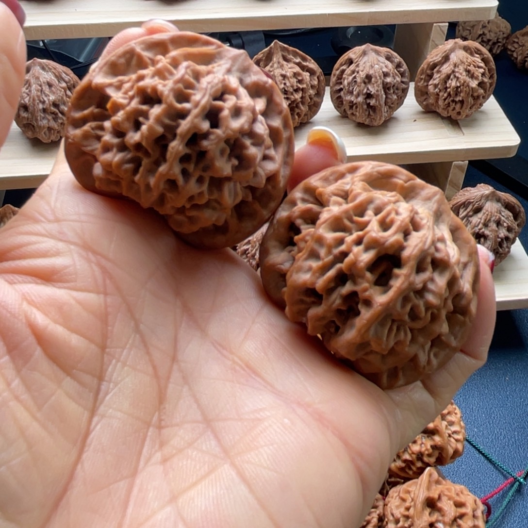 派***派文玩核桃吊坠秦岭核桃