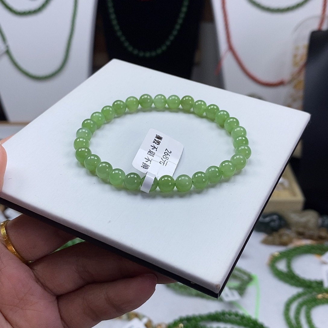 和田玉（碧玉）颈饰未镶嵌