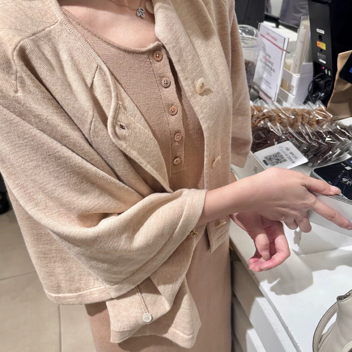 Zearzz 8/25 百搭单品！随行出街 针织直筒连衣裙女秋背心长裙子