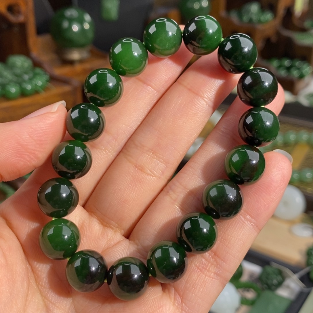 和田玉（碧玉）手链未镶嵌褐红皮