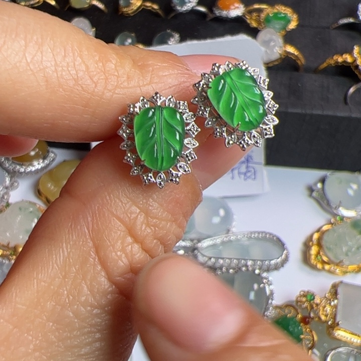 翡翠耳饰18K金镶嵌翡翠吊坠项链