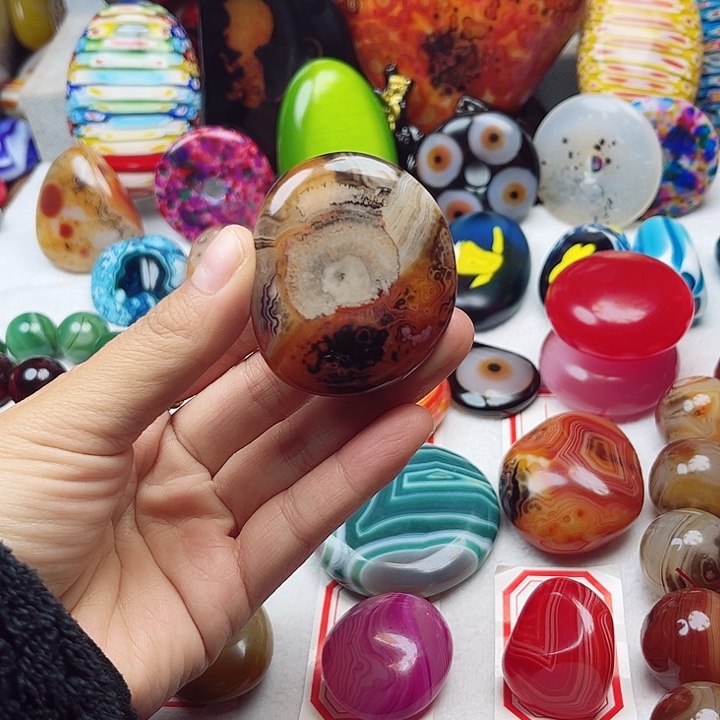 玛瑙/玉髓未镶嵌珠宝奇石