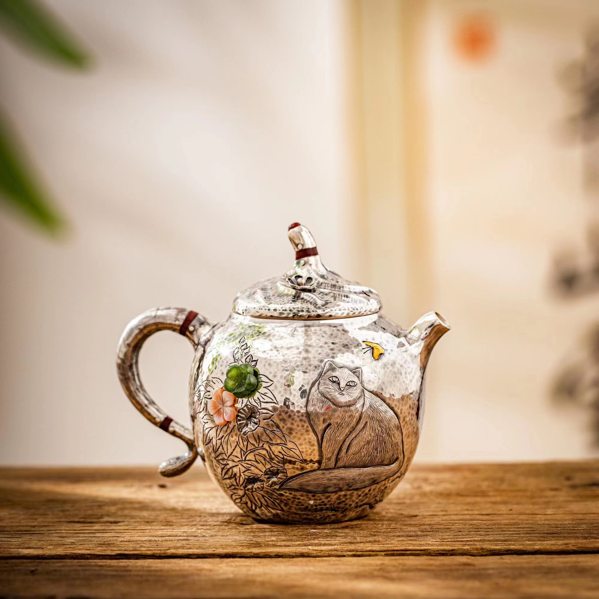 蜂鸟工坊 名匠优选 錾刻玉花猫咪小狸奴锤纹小壶 SWA11128