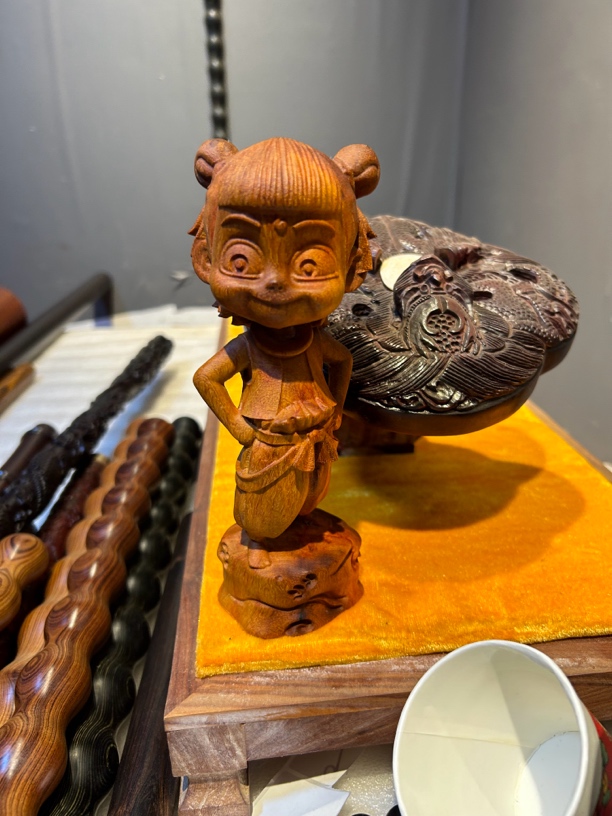 木质哪吒高度20厘米