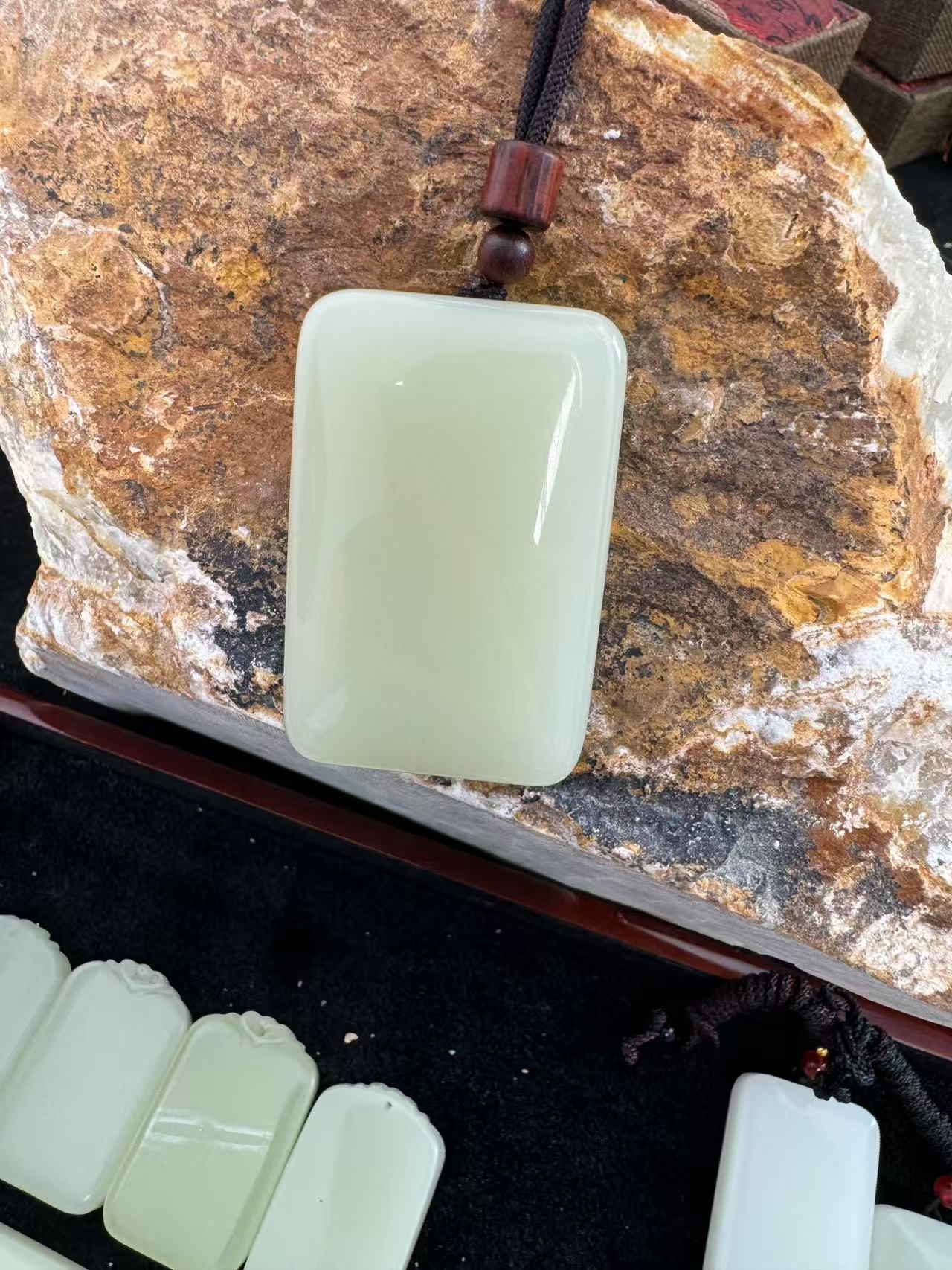 青海山料4*6无事牌和田玉