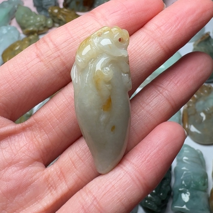 翡翠未镶嵌颈饰吊坠