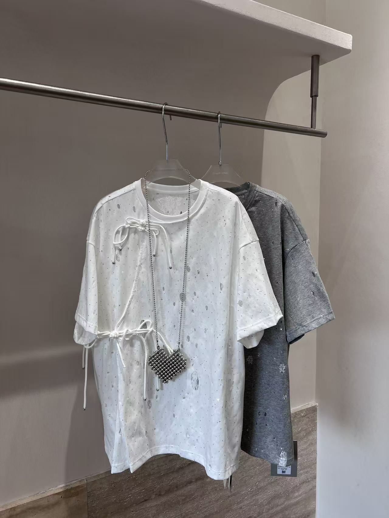 卡麦酱-DATU 盘扣烫钻镂空做旧新中式短袖 093132