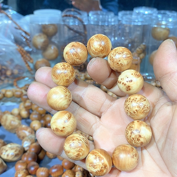 柏木（崖柏），榴花20斤左右两盒包国际