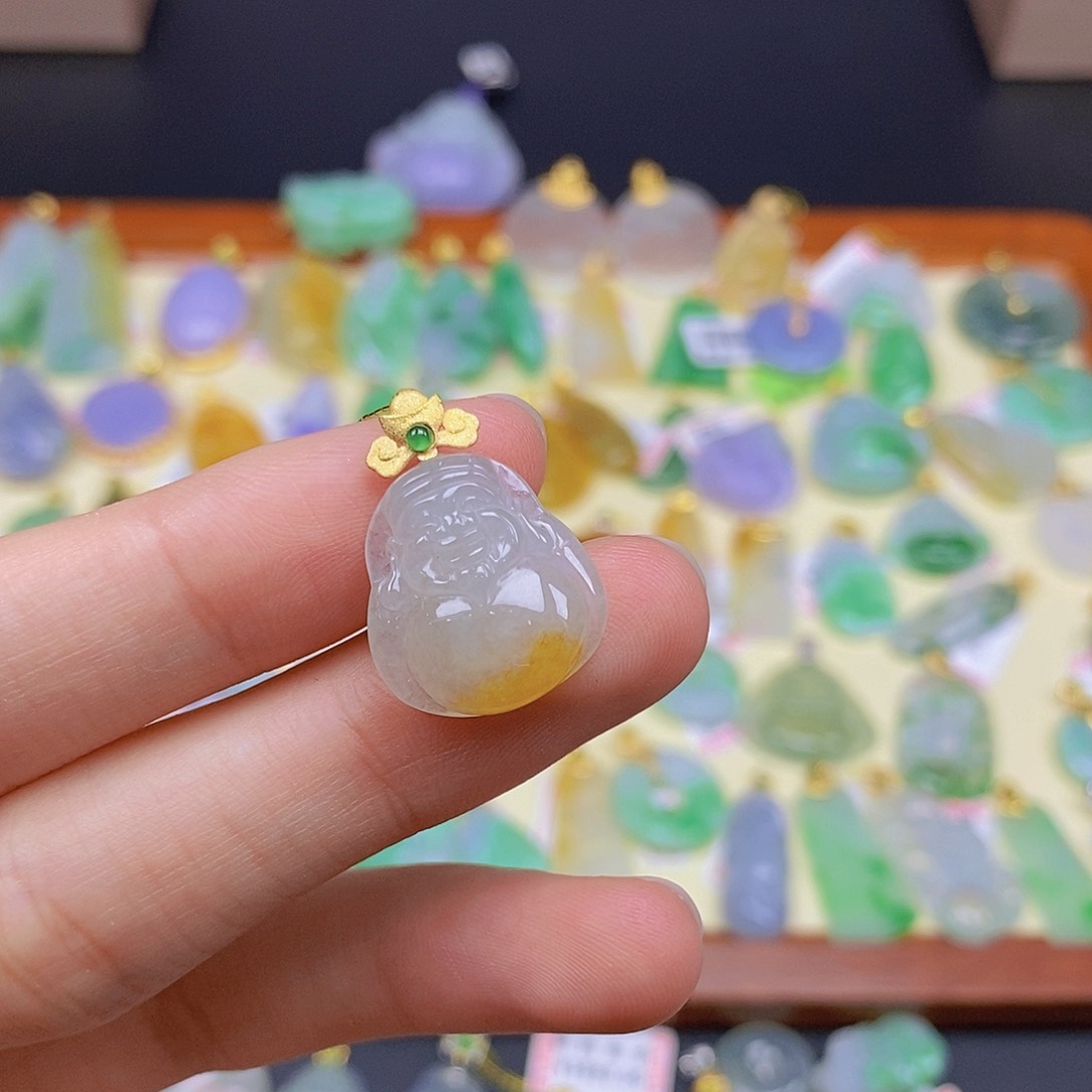 翡翠颈饰18K金镶嵌翡翠