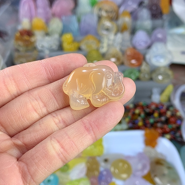 有***铺玛瑙/玉髓未镶嵌颈饰