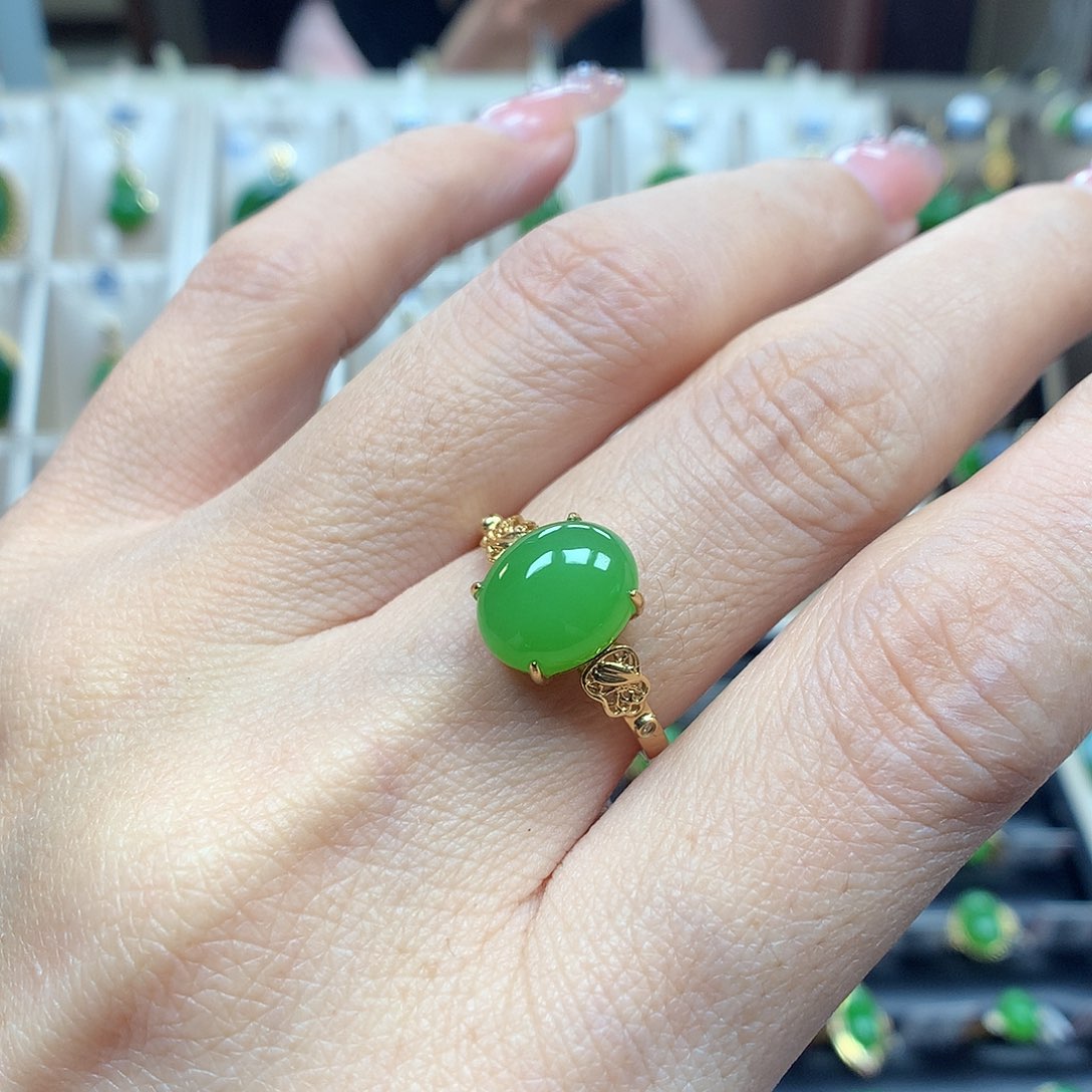 和田玉戒指18K金镶嵌810