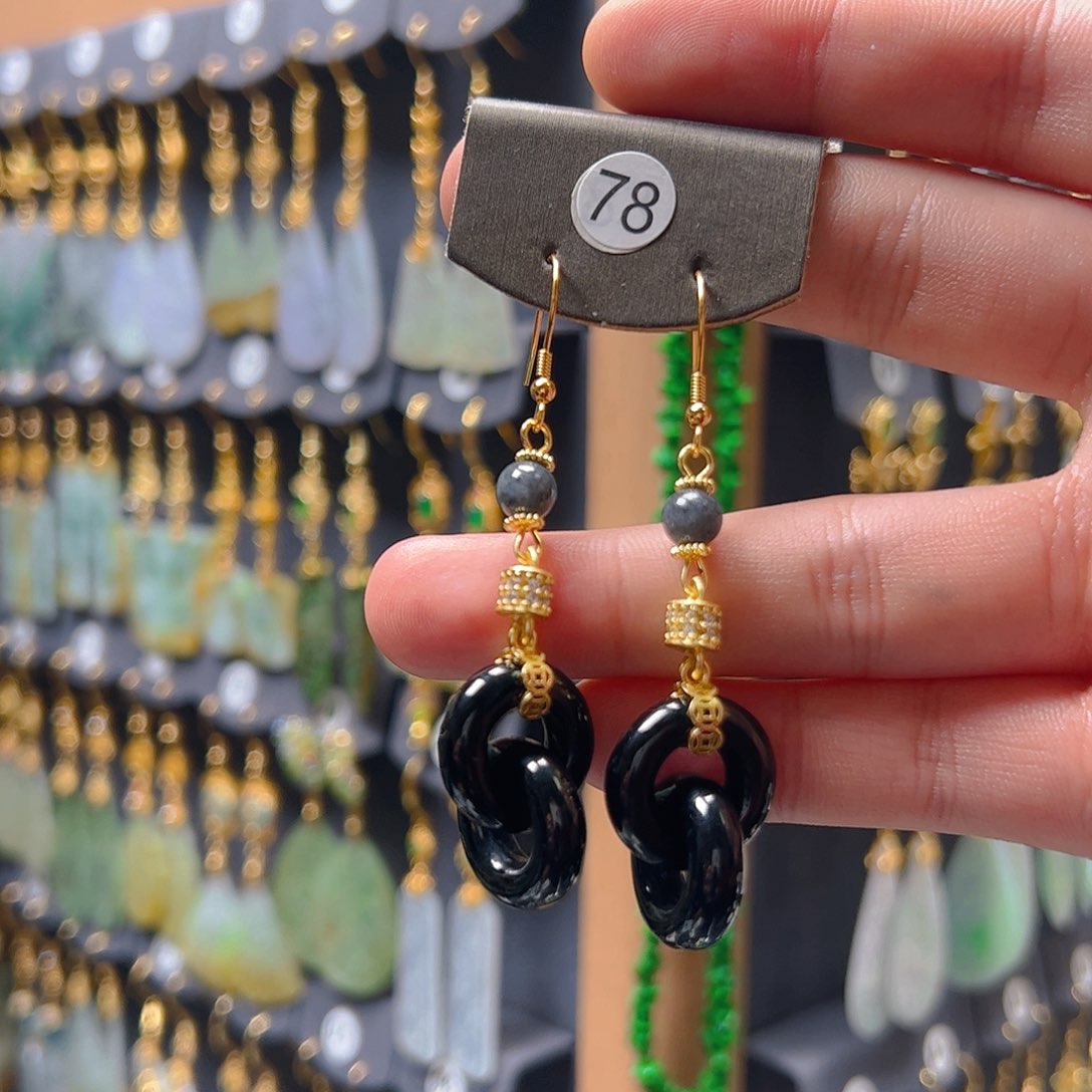 未镶嵌翡翠耳饰翡翠