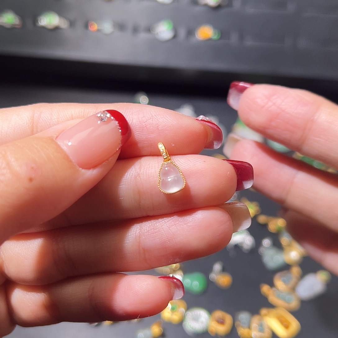 翡翠颈饰18K金镶嵌A***…吊坠