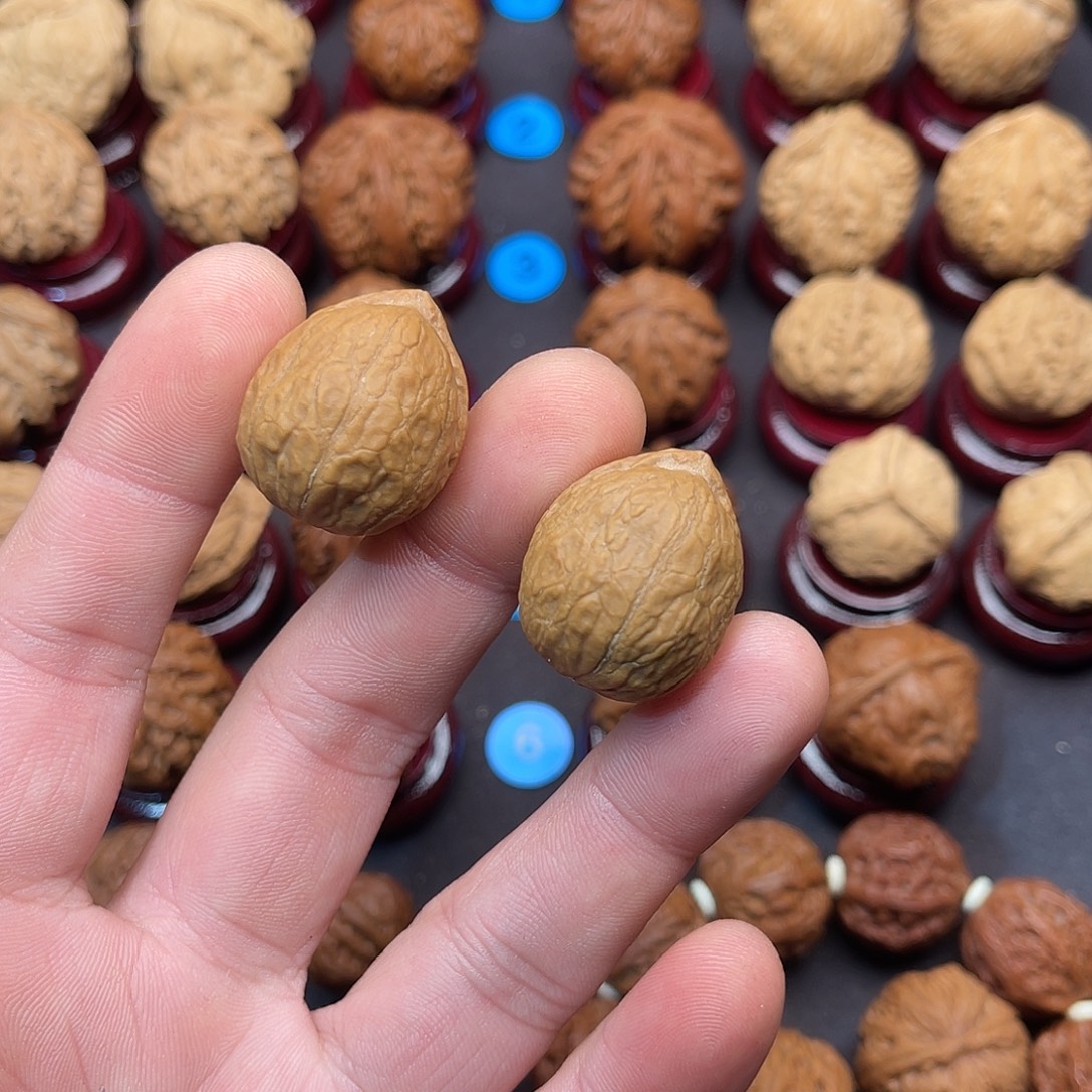 ：***猪把件文玩核桃小寿桃