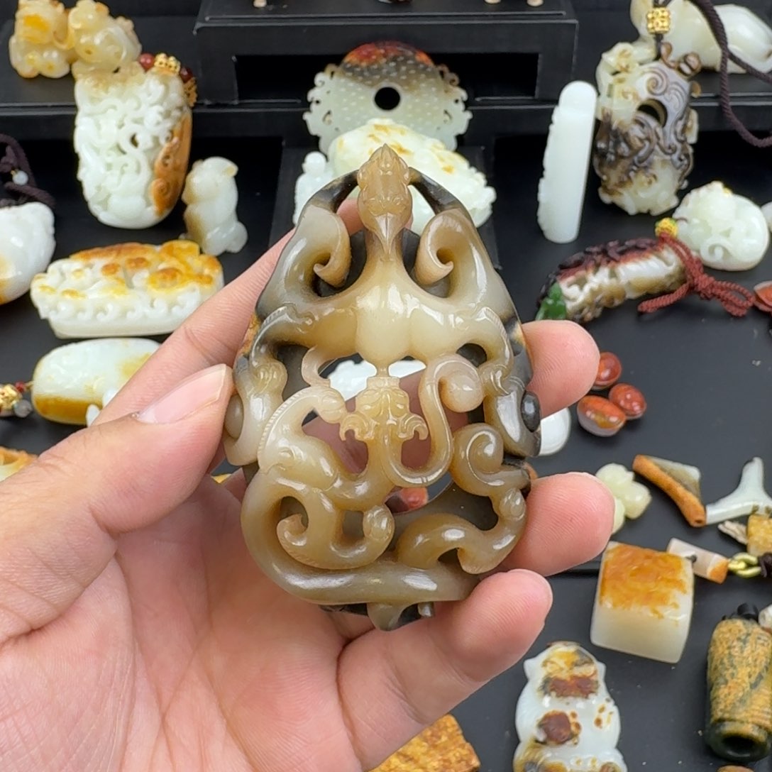 和田玉（糖玉）颈饰未镶嵌***