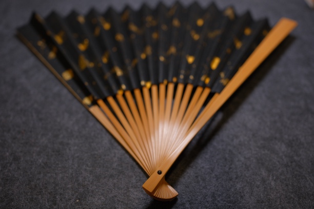 非遗老师傅直方折扇