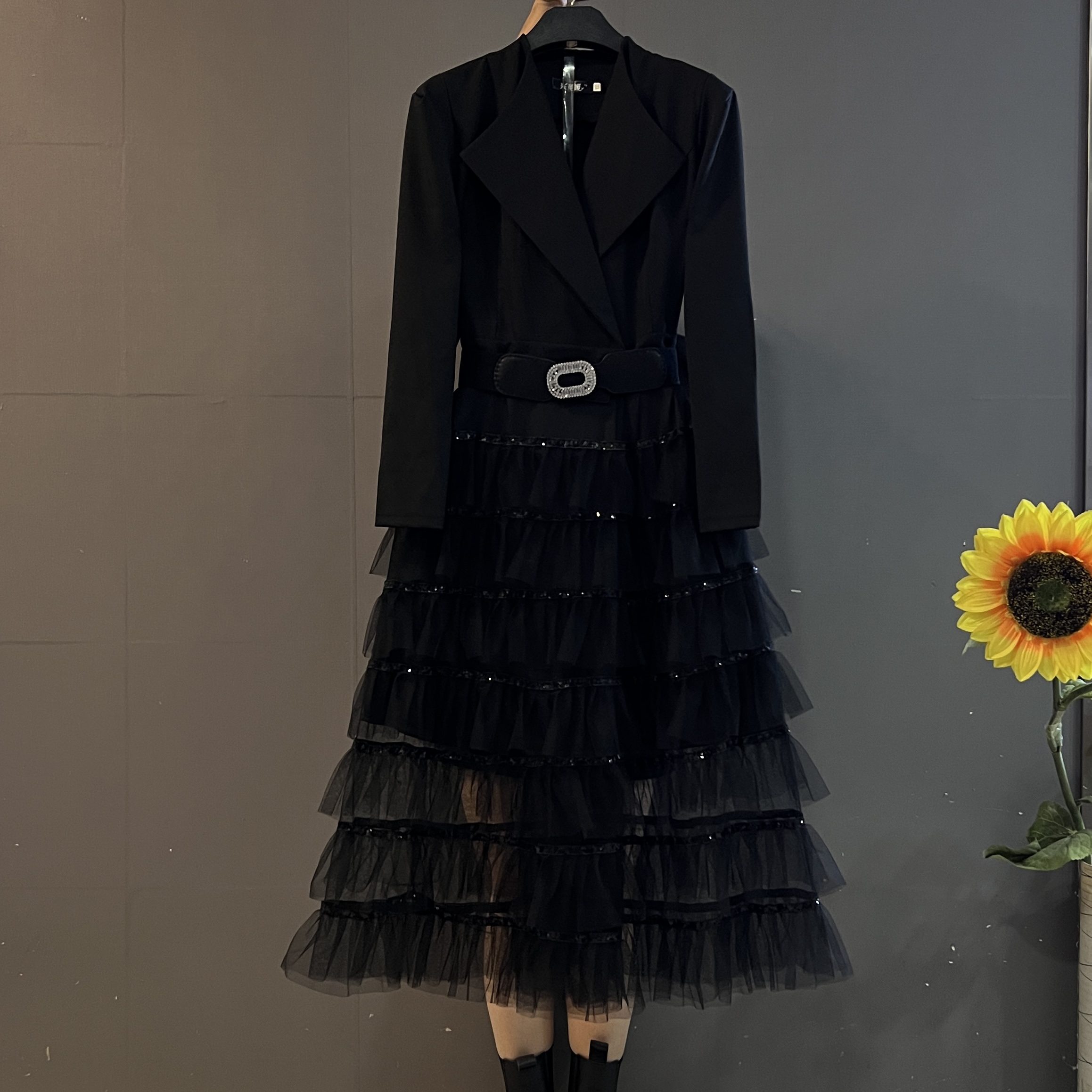 秋季新款时尚小众设计感气质显瘦西服拼接网纱中长款连衣裙