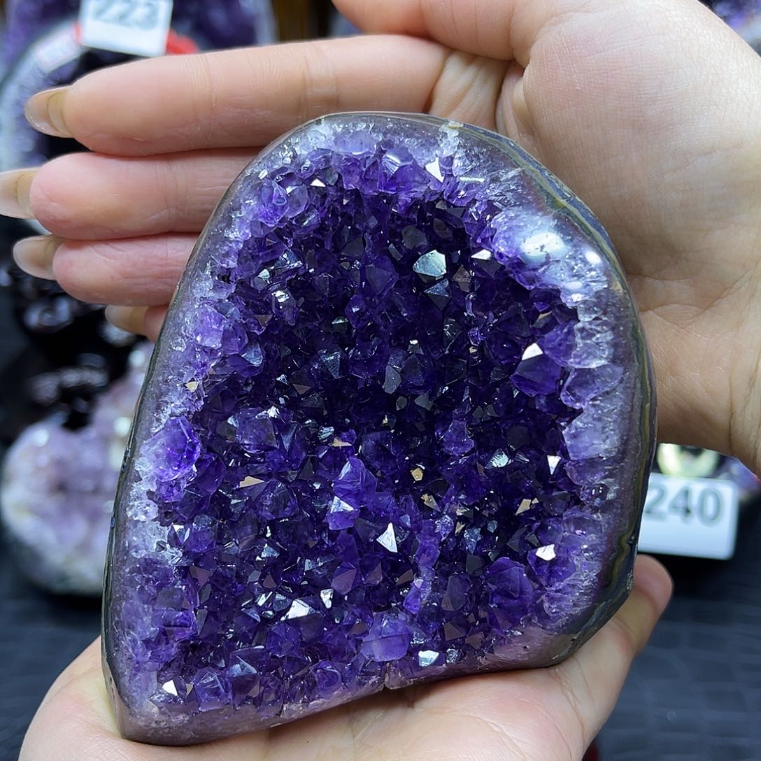 紫晶大型摆件（非配饰）未镶嵌