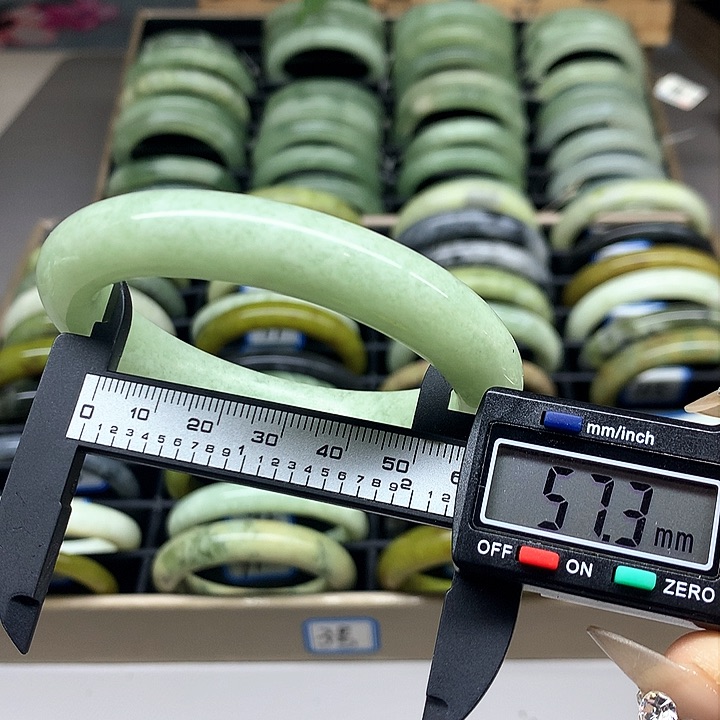 未镶嵌蛇纹石玉手镯114