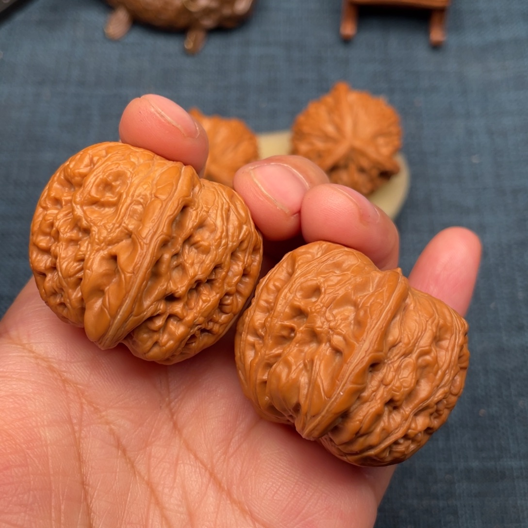 姜***群文玩核桃把件40全品元宝