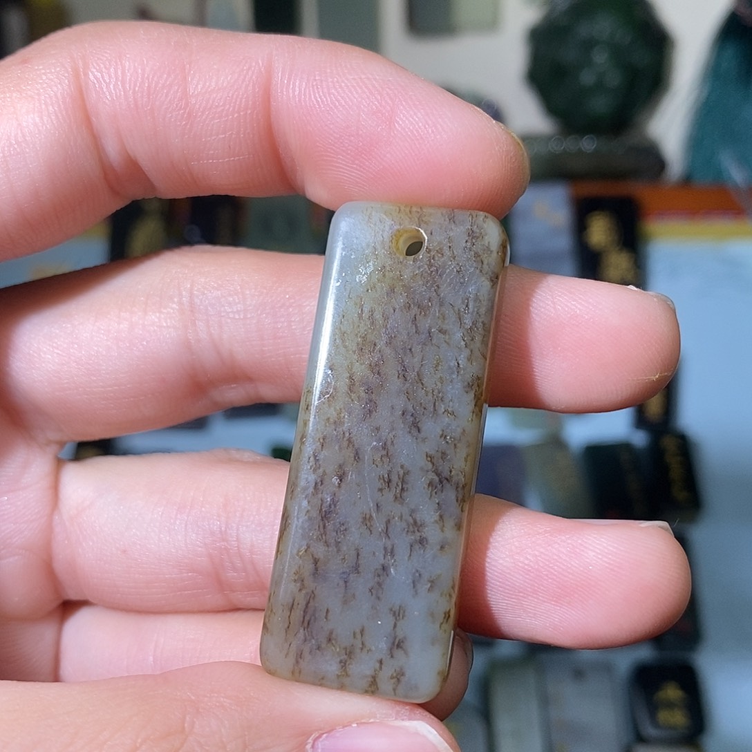 猫****和田玉未镶嵌颈饰