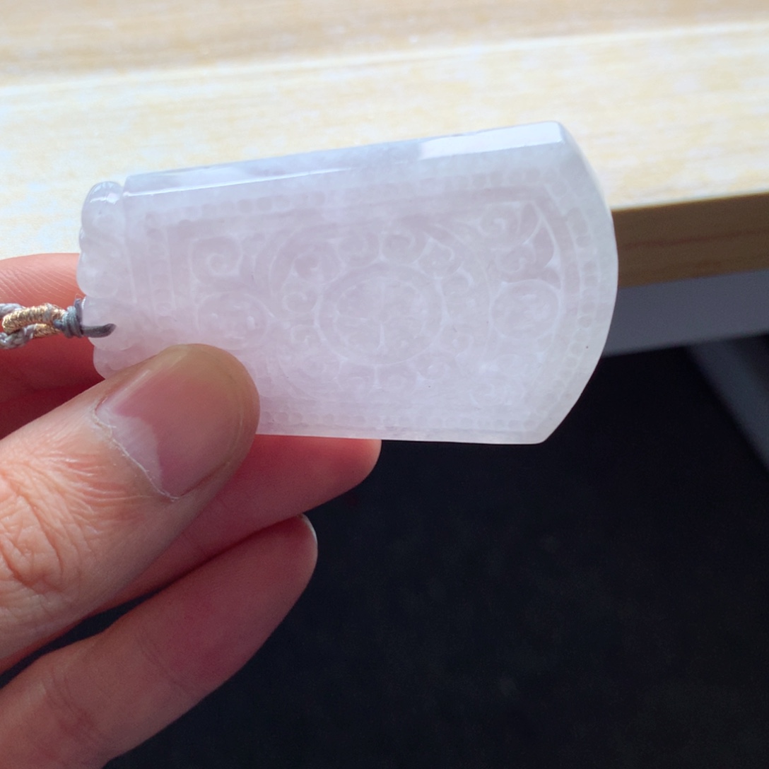 翡翠颈饰未镶嵌吊坠