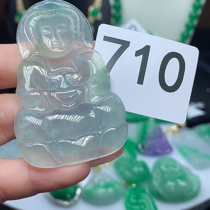 翡翠吊坠(赠链)未镶嵌