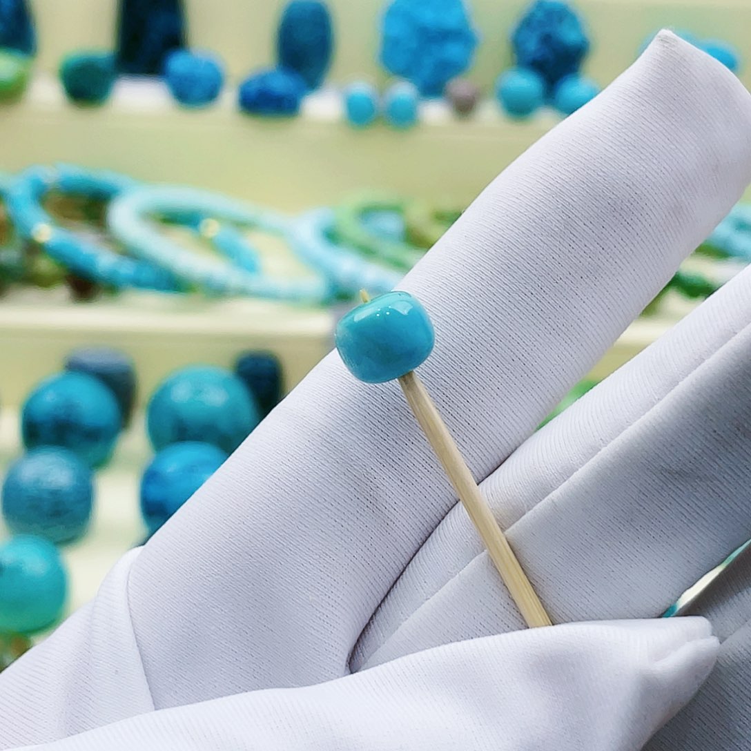 绿松石颈饰未镶嵌