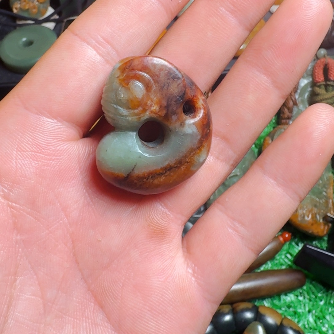 岫岩河磨玉（透闪石质玉）未镶嵌挂件