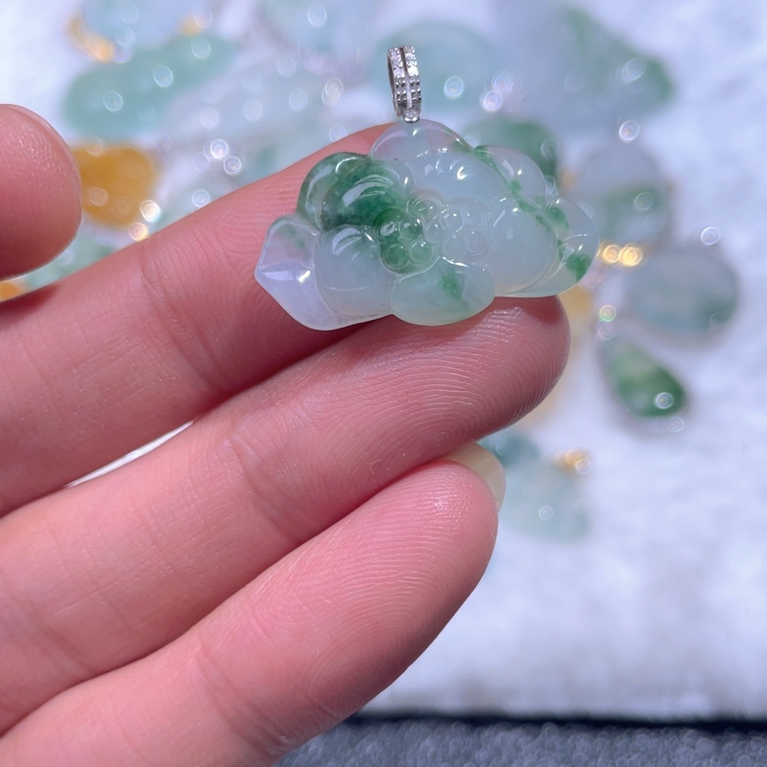 颈饰18K金镶嵌翡翠翡翠