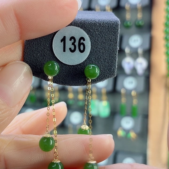 和田玉18K金镶嵌耳饰