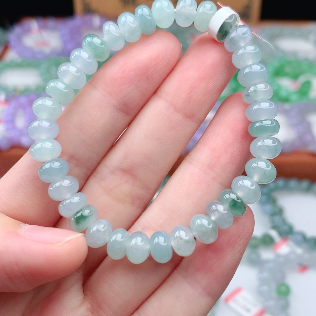 翡翠手链未镶嵌翡翠