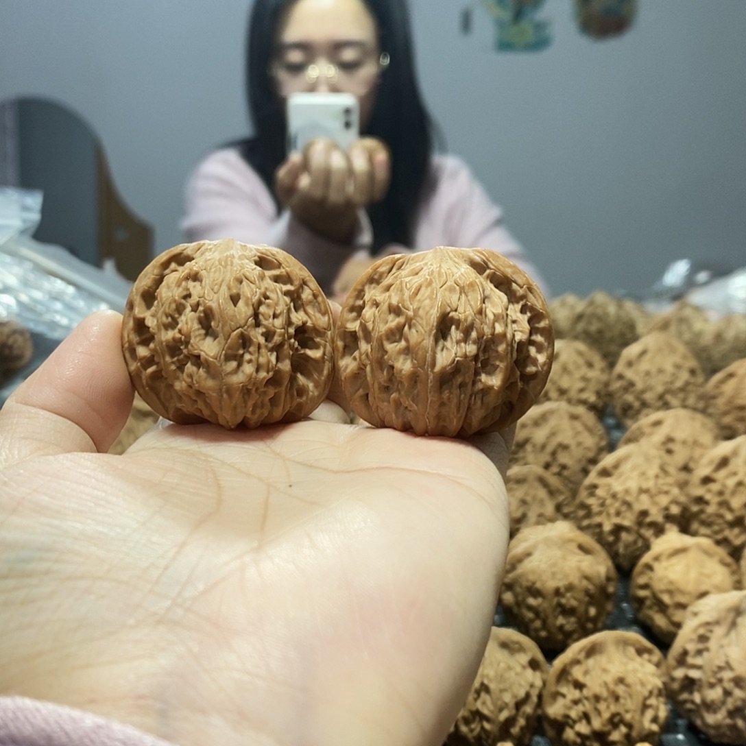 与***月吊坠桃核 磨盘 39+