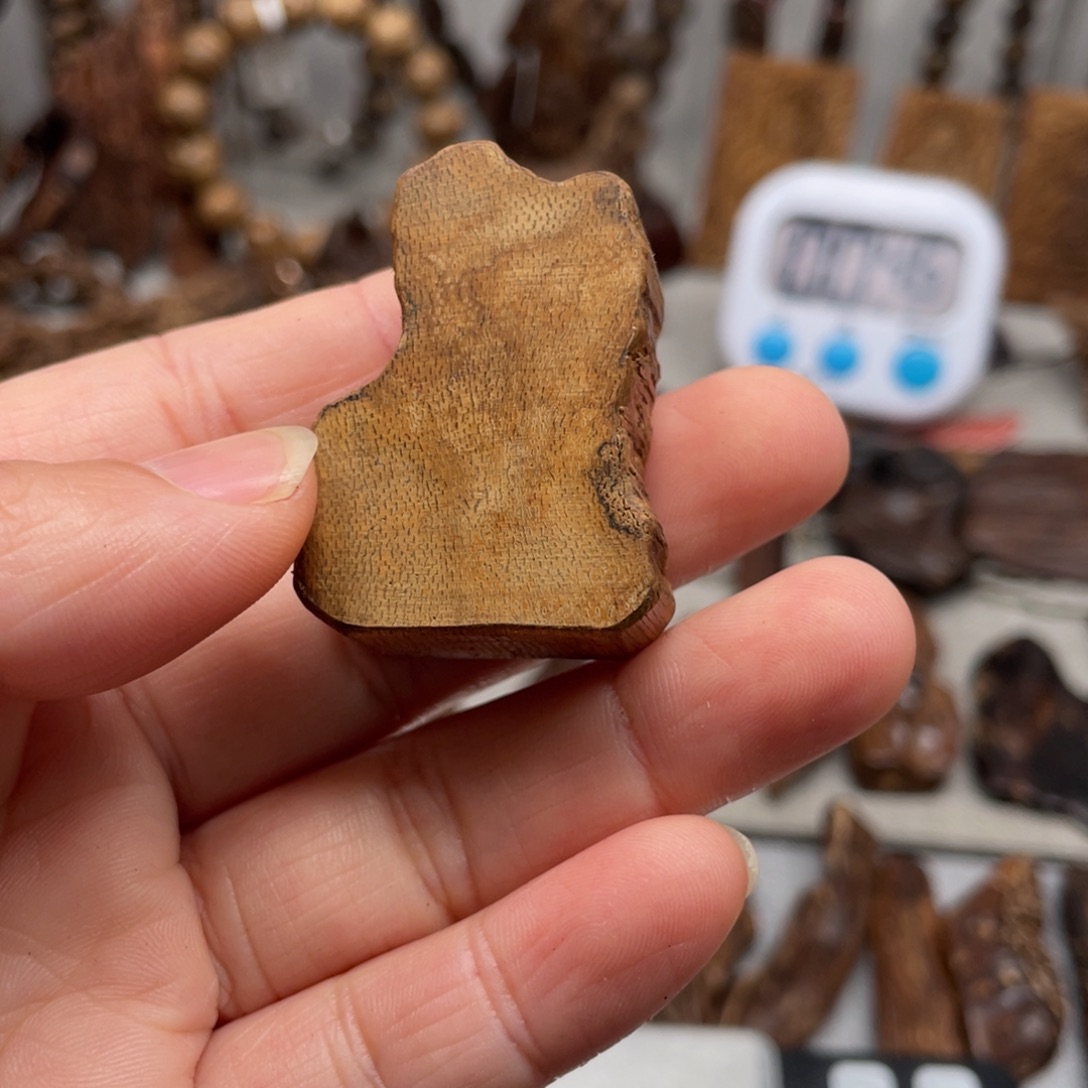 观***在沉香碎屑沉香柬埔寨菩萨