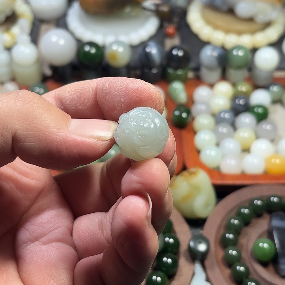 和田玉珠子未镶嵌金*