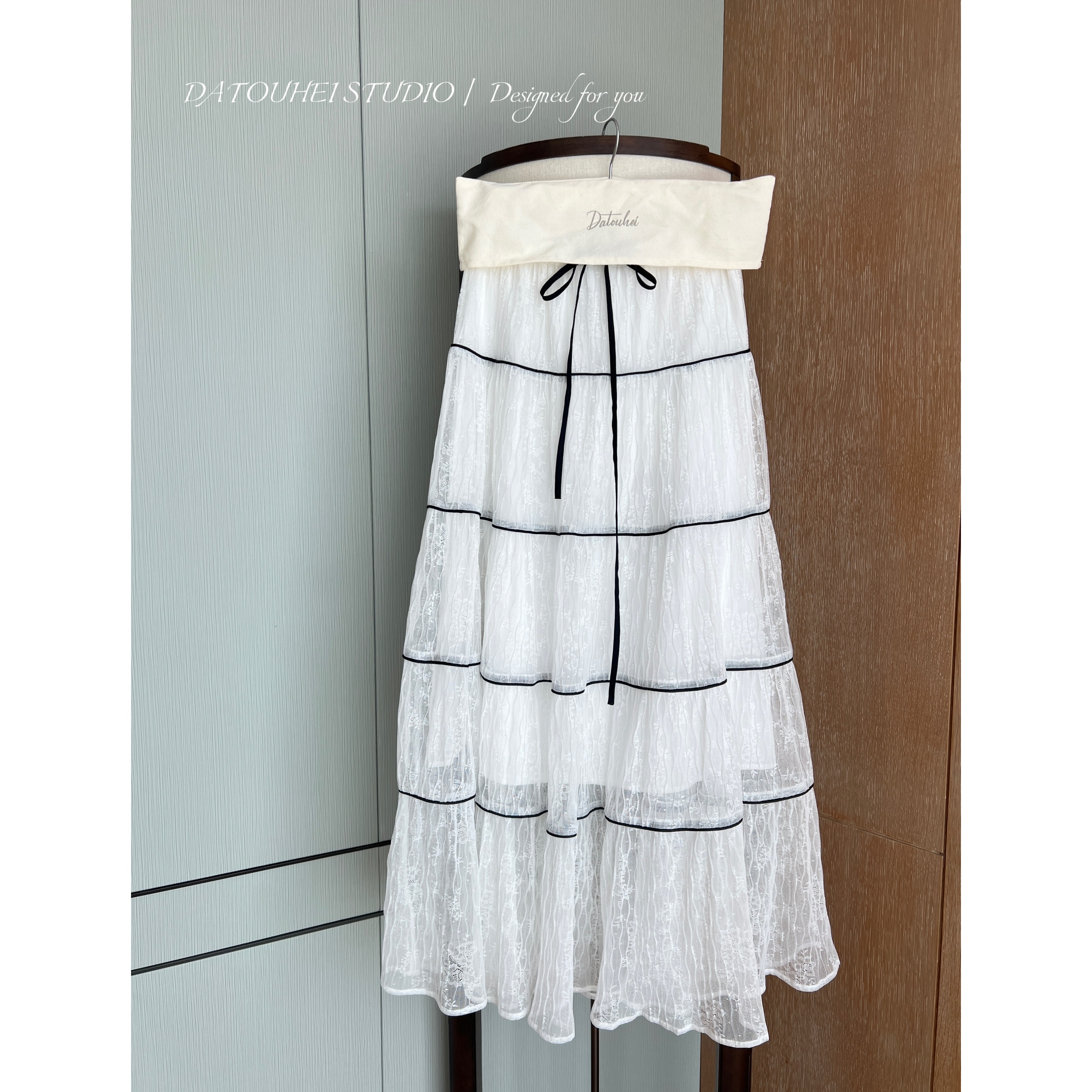 大头黑STUDIO【艾薇塔】2025女夏时尚气质法式半裙D225X07899