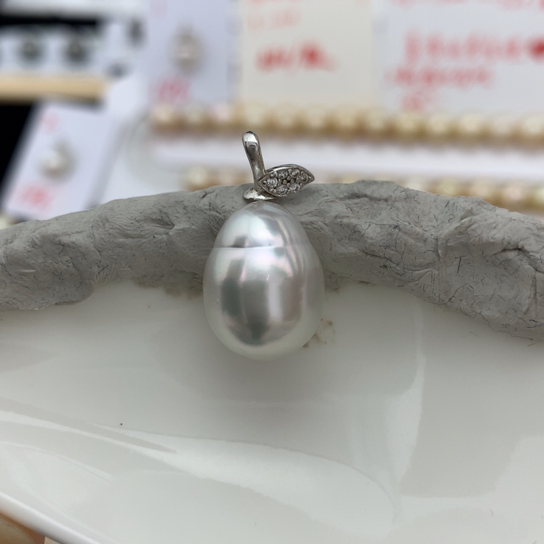 颈饰未镶嵌海水珍珠11.9mm银蓝裸珠