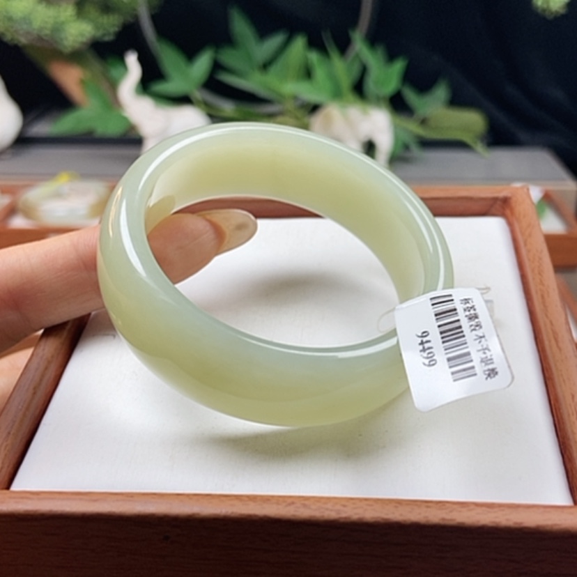 【闪购商品】和田玉手镯未镶嵌50.8 7