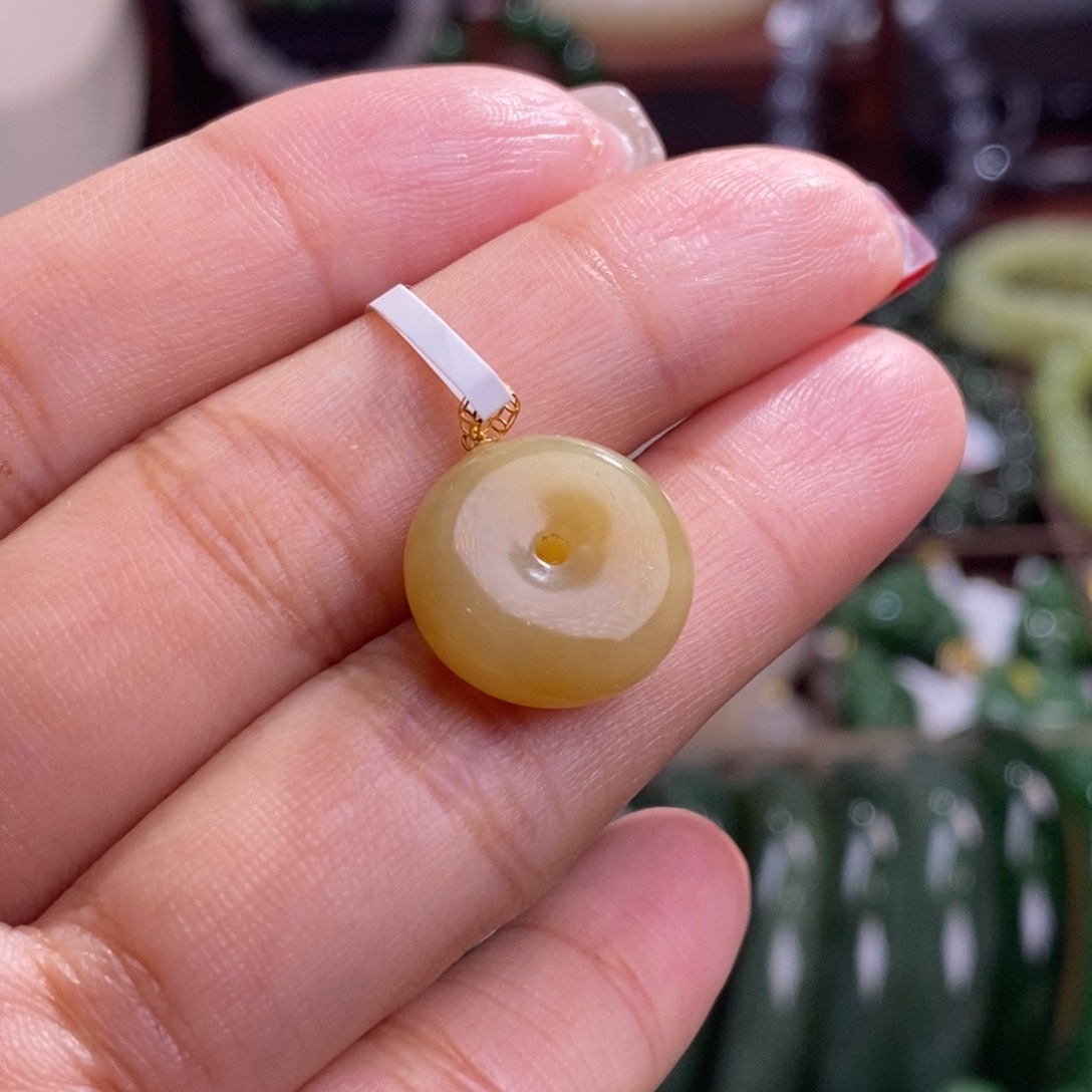 和田玉糖玉金镶平安扣未镶嵌