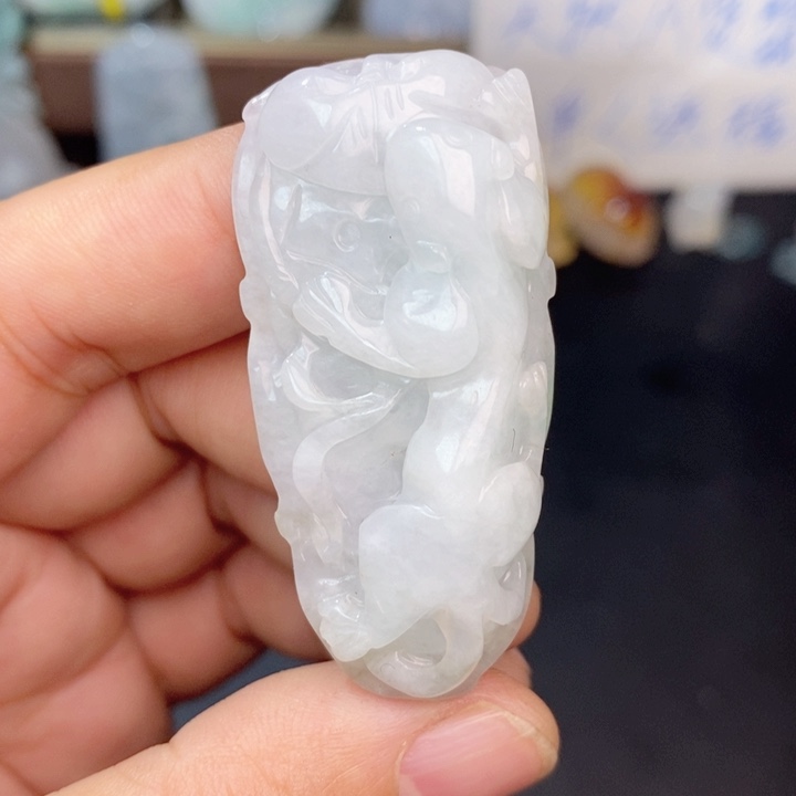 翡翠颈饰未镶嵌蜥蜴