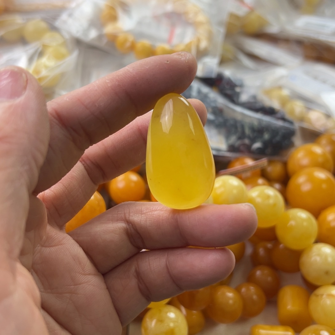 琥珀珠宝奇石未镶嵌