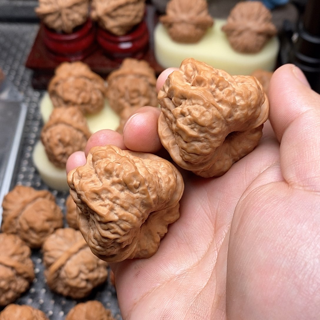 文玩核桃吊坠蛤蟆头