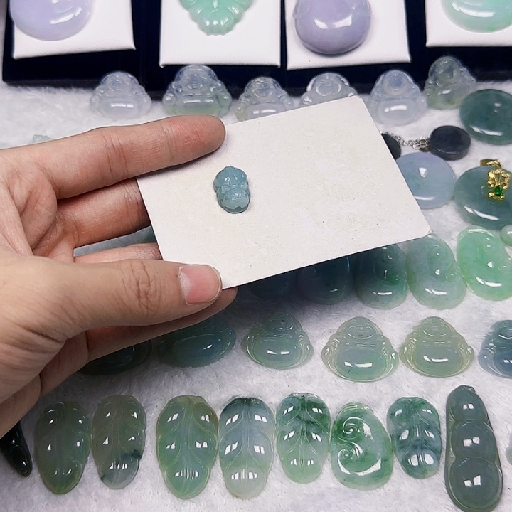 翡翠未镶嵌颈饰翡翠