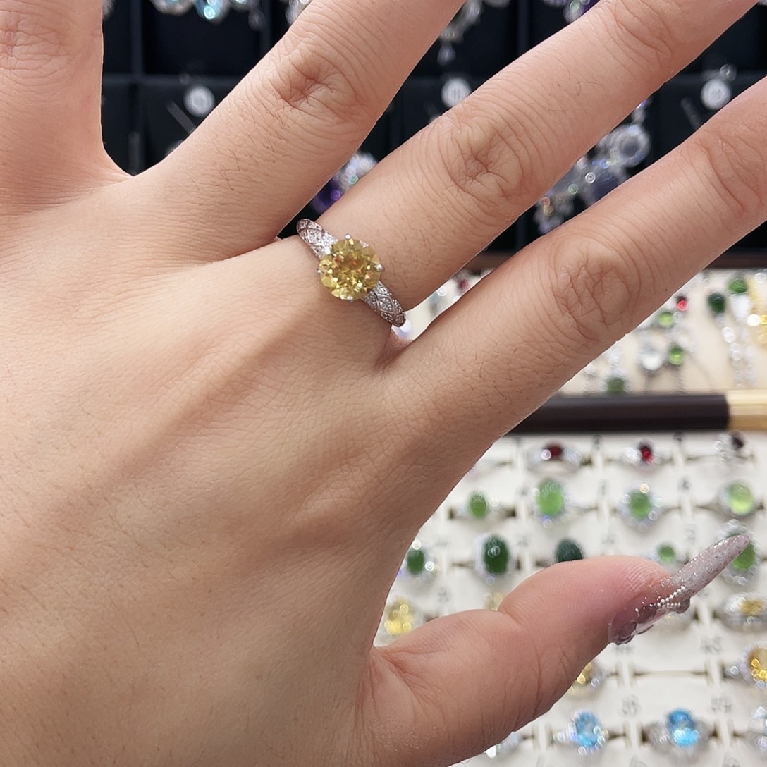 米***菲银S925镶嵌黄晶戒指