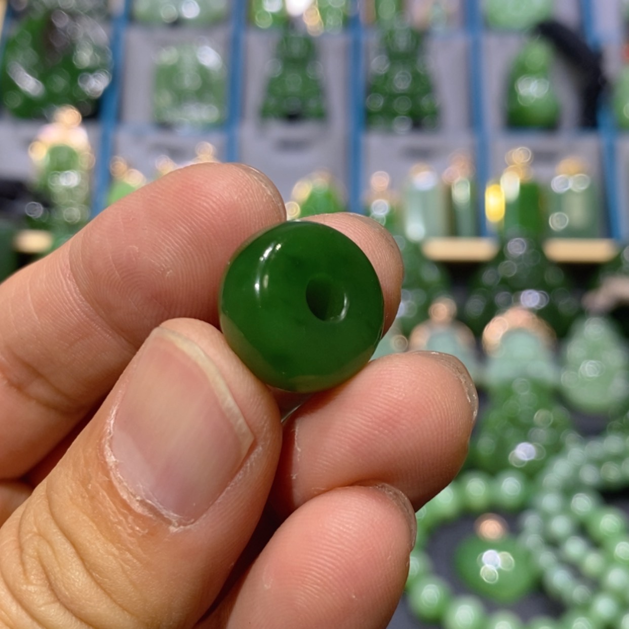 【闪购商品】和田玉吊坠(不含链)未镶嵌辣阳绿平安扣 15.8/8